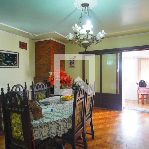 Casa à venda com 450m², 4 quartos e 3 vagas Casa à venda com 450m², 4 quartos e 3 vagasSala de Jantar