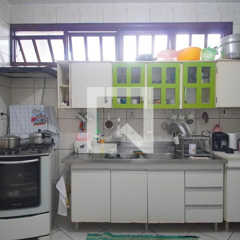 Casa à venda com 450m², 4 quartos e 3 vagas Casa à venda com 450m², 4 quartos e 3 vagasCozinha