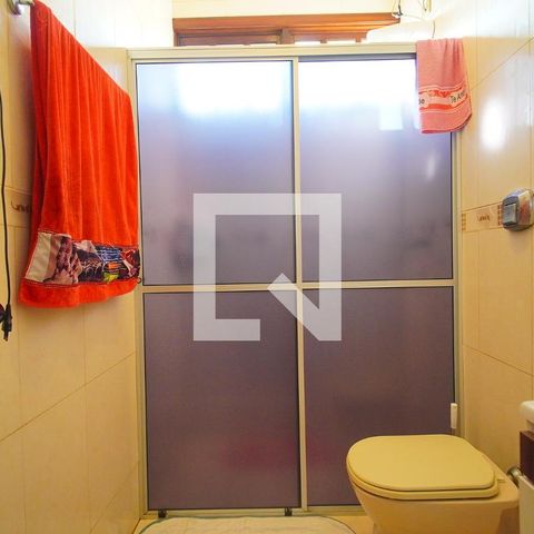 Casa à venda com 450m², 4 quartos e 3 vagas Casa à venda com 450m², 4 quartos e 3 vagasBanheiro Social