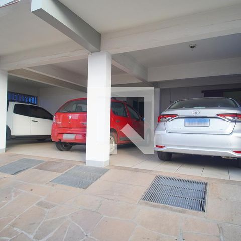 Casa à venda com 450m², 4 quartos e 3 vagas Casa à venda com 450m², 4 quartos e 3 vagasGaragem