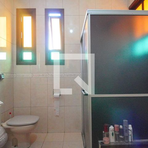 Casa à venda com 450m², 4 quartos e 3 vagas Casa à venda com 450m², 4 quartos e 3 vagasBanheiro da Suíte 2