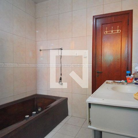 Casa à venda com 450m², 4 quartos e 3 vagas Casa à venda com 450m², 4 quartos e 3 vagasBanheiro da Suíte 2