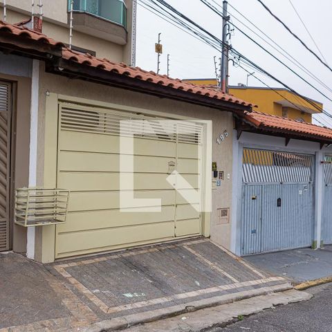 Casa à venda com 180m², 3 quartos e 5 vagas Casa à venda com 180m², 3 quartos e 5 vagasFachada