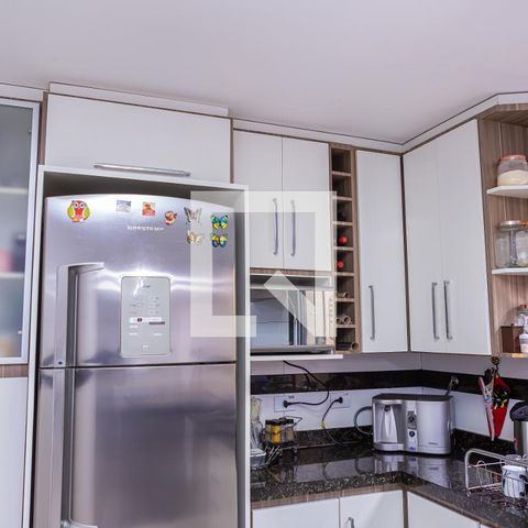 Casa à venda com 180m², 3 quartos e 5 vagas Casa à venda com 180m², 3 quartos e 5 vagasCozinha