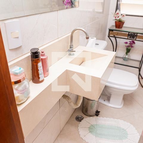 Casa à venda com 180m², 3 quartos e 5 vagas Casa à venda com 180m², 3 quartos e 5 vagasLavabo
