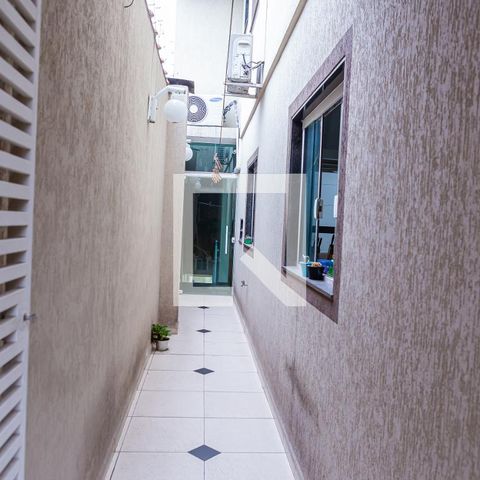 Casa à venda com 180m², 3 quartos e 5 vagas Casa à venda com 180m², 3 quartos e 5 vagascorredor lateral