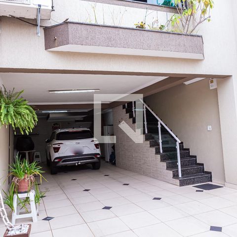 Casa à venda com 180m², 3 quartos e 5 vagas Casa à venda com 180m², 3 quartos e 5 vagasGaragem