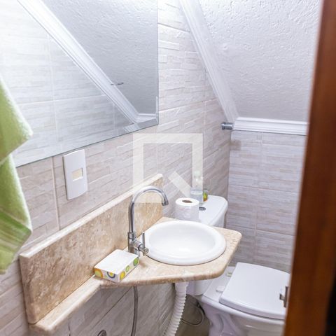 Casa à venda com 180m², 3 quartos e 5 vagas Casa à venda com 180m², 3 quartos e 5 vagasLavabo da garagem