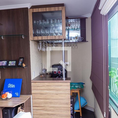 Casa à venda com 180m², 3 quartos e 5 vagas Casa à venda com 180m², 3 quartos e 5 vagasSala