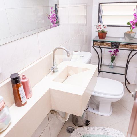 Casa à venda com 180m², 3 quartos e 5 vagas Casa à venda com 180m², 3 quartos e 5 vagasLavabo