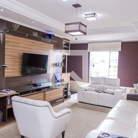Casa à venda com 180m², 3 quartos e 5 vagas Casa à venda com 180m², 3 quartos e 5 vagasSala
