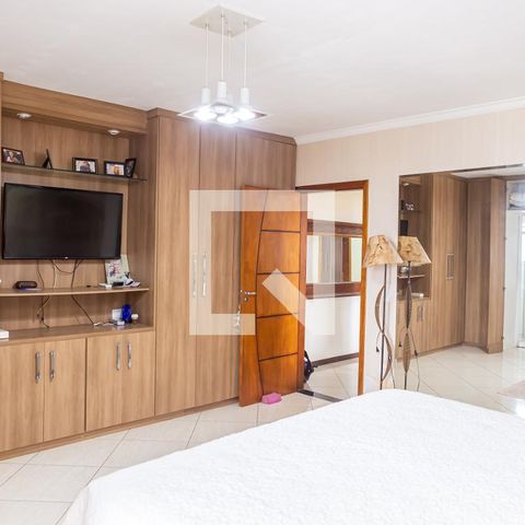 Casa à venda com 180m², 3 quartos e 5 vagas Casa à venda com 180m², 3 quartos e 5 vagasQuarto 3