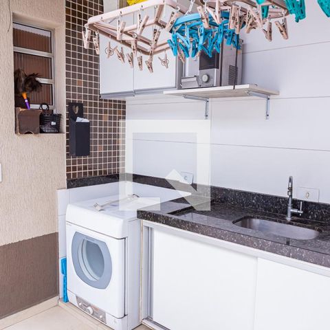 Casa à venda com 180m², 3 quartos e 5 vagas Casa à venda com 180m², 3 quartos e 5 vagasÁrea de Serviço