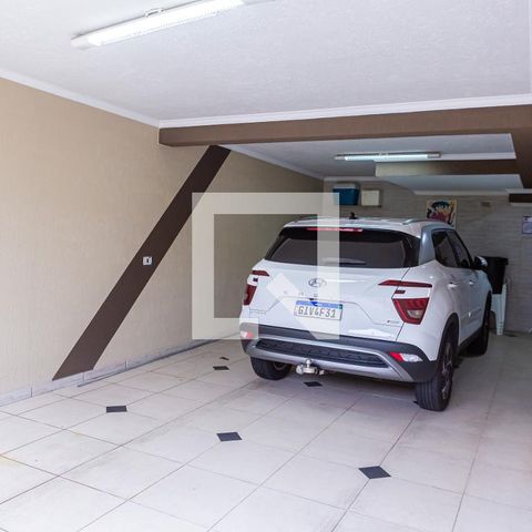 Casa à venda com 180m², 3 quartos e 5 vagas Casa à venda com 180m², 3 quartos e 5 vagasGaragem