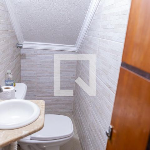 Casa à venda com 180m², 3 quartos e 5 vagas Casa à venda com 180m², 3 quartos e 5 vagasLavabo da garagem
