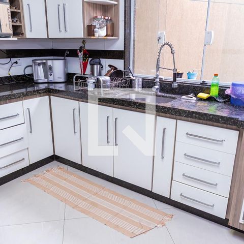 Casa à venda com 180m², 3 quartos e 5 vagas Casa à venda com 180m², 3 quartos e 5 vagasCozinha