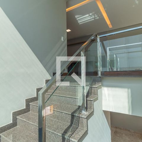 Casa à venda com 280m², 3 quartos e 4 vagasEscritório e Hall dos Dormitórios