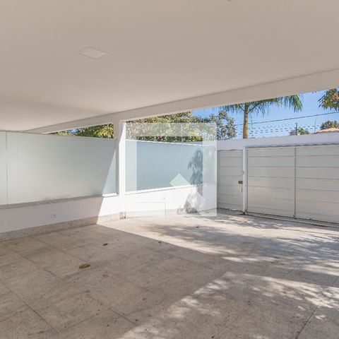 Casa à venda com 280m², 3 quartos e 4 vagasGaragem