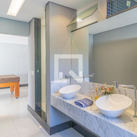 Casa à venda com 280m², 3 quartos e 4 vagasBanheiros da Area Gourmet