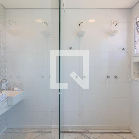 Casa à venda com 280m², 3 quartos e 4 vagasBanheiro da Suite