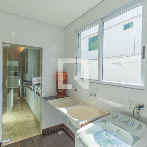 Casa à venda com 280m², 3 quartos e 4 vagasÁrea de Serviço