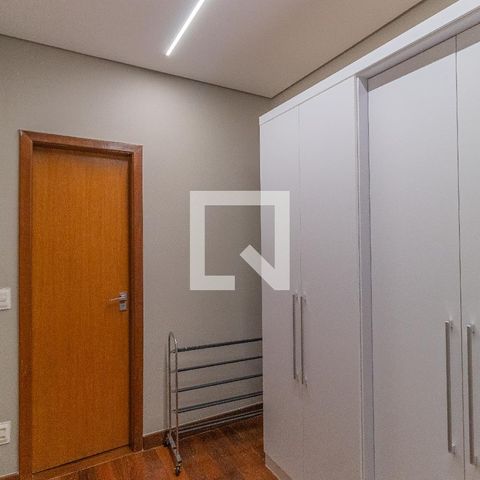 Casa à venda com 280m², 3 quartos e 4 vagasCloset da Suite