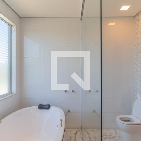 Casa à venda com 280m², 3 quartos e 4 vagasBanheiro da Suite