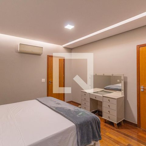 Casa à venda com 280m², 3 quartos e 4 vagasSuite