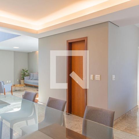 Casa à venda com 280m², 3 quartos e 4 vagasCopa