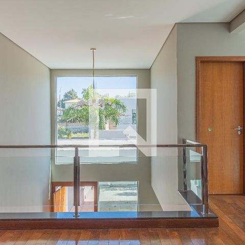 Casa à venda com 280m², 3 quartos e 4 vagasEscritório e Hall dos Dormitórios