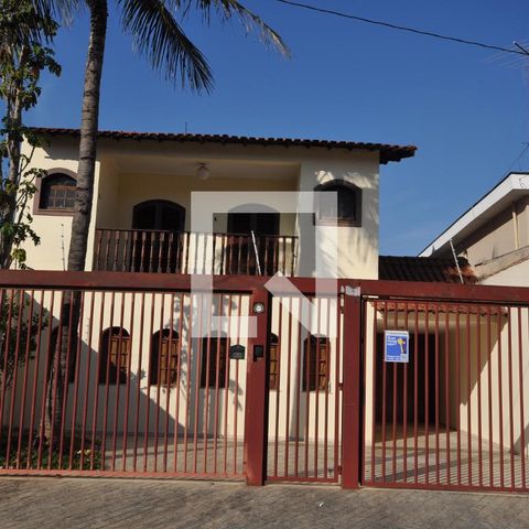 Casa à venda com 360m², 4 quartos e sem vagaFachada