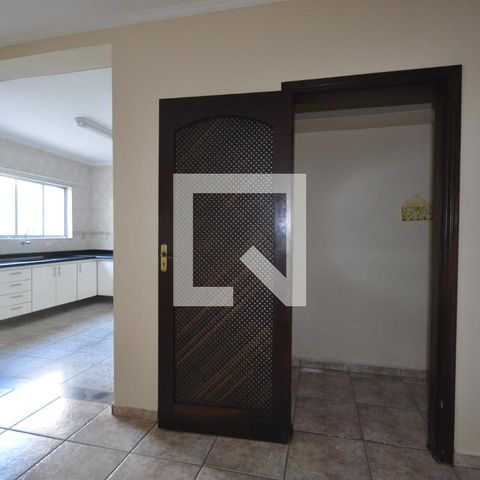 Casa à venda com 360m², 4 quartos e sem vagaDispensa
