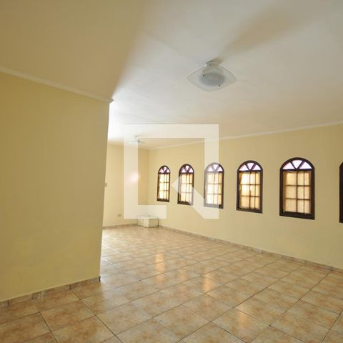 Casa à venda com 360m², 4 quartos e sem vagaSala