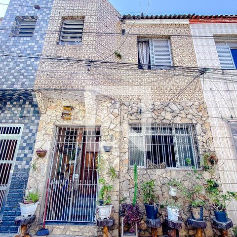 Casa à venda com 70m², 4 quartos e 1 vagaFachada