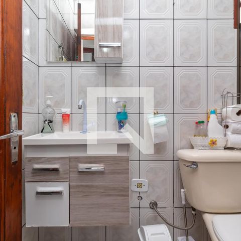 Casa à venda com 203m², 3 quartos e 2 vagasBanheiro da Suíte 1