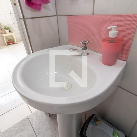Casa à venda com 203m², 3 quartos e 2 vagasBanheiro de serviço