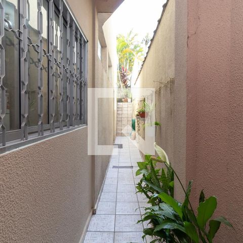 Casa à venda com 203m², 3 quartos e 2 vagasCorredor Lateral