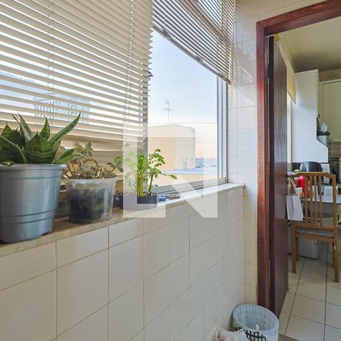 Apartamento à venda com 85m², 3 quartos e 2 vagas Apartamento à venda com 85m², 3 quartos e 2 vagasÁrea de serviço