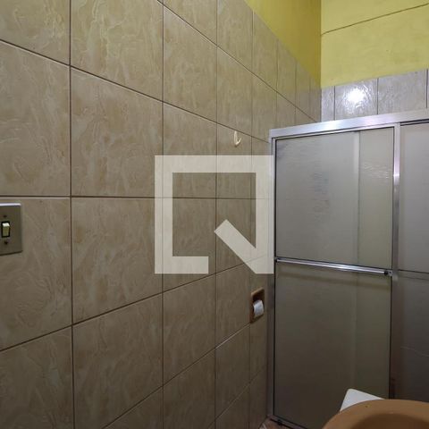 Casa à venda com 170m², 4 quartos e 2 vagasBanheiro 2