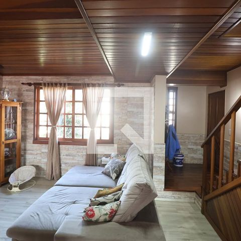 Casa à venda com 170m², 4 quartos e 2 vagasSala de TV