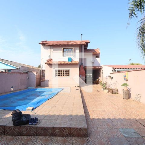 Casa à venda com 170m², 4 quartos e 2 vagasÁrea comum - Piscina