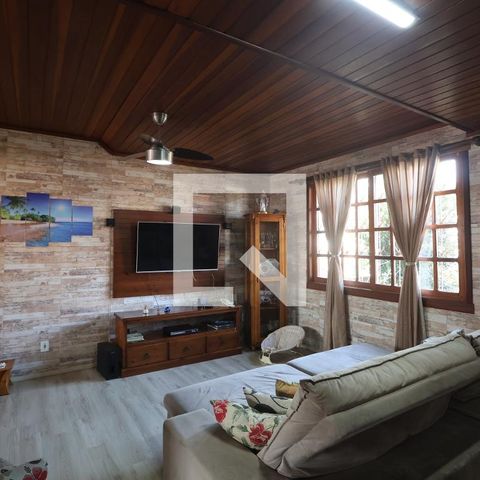 Casa à venda com 170m², 4 quartos e 2 vagasSala de TV