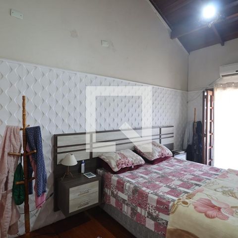 Casa à venda com 170m², 4 quartos e 2 vagasSuíte 2