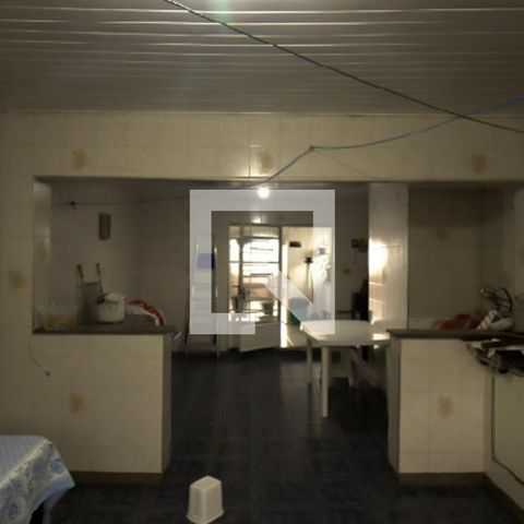 Casa à venda com 480m², 4 quartos e 2 vagas Casa à venda com 480m², 4 quartos e 2 vagasSala/Cozinha