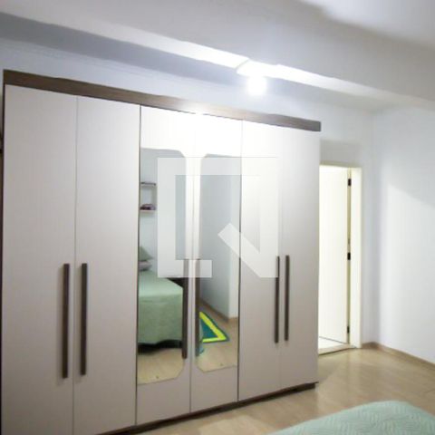 Casa à venda com 480m², 4 quartos e 2 vagas Casa à venda com 480m², 4 quartos e 2 vagasSuíte 1