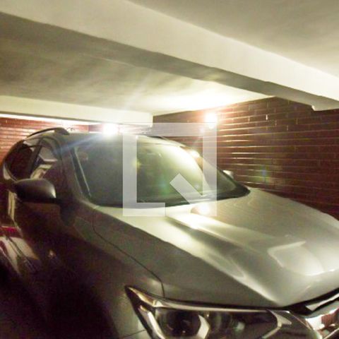 Casa à venda com 480m², 4 quartos e 2 vagas Casa à venda com 480m², 4 quartos e 2 vagasGaragem
