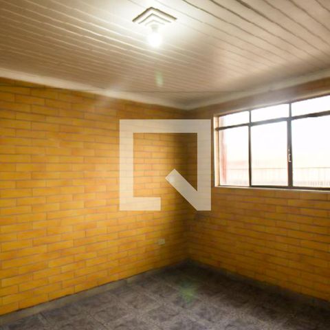 Casa à venda com 480m², 4 quartos e 2 vagas Casa à venda com 480m², 4 quartos e 2 vagasQuarto