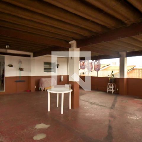 Casa à venda com 480m², 4 quartos e 2 vagas Casa à venda com 480m², 4 quartos e 2 vagasTerraço