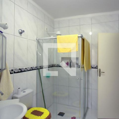 Casa à venda com 480m², 4 quartos e 2 vagas Casa à venda com 480m², 4 quartos e 2 vagasBanheiro da Suíte 1