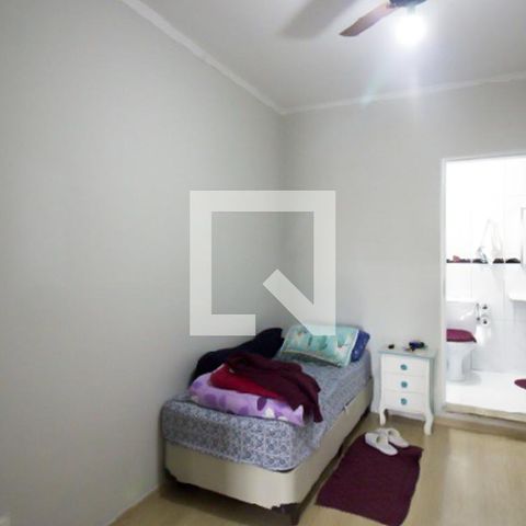Casa à venda com 480m², 4 quartos e 2 vagas Casa à venda com 480m², 4 quartos e 2 vagasSuíte 2